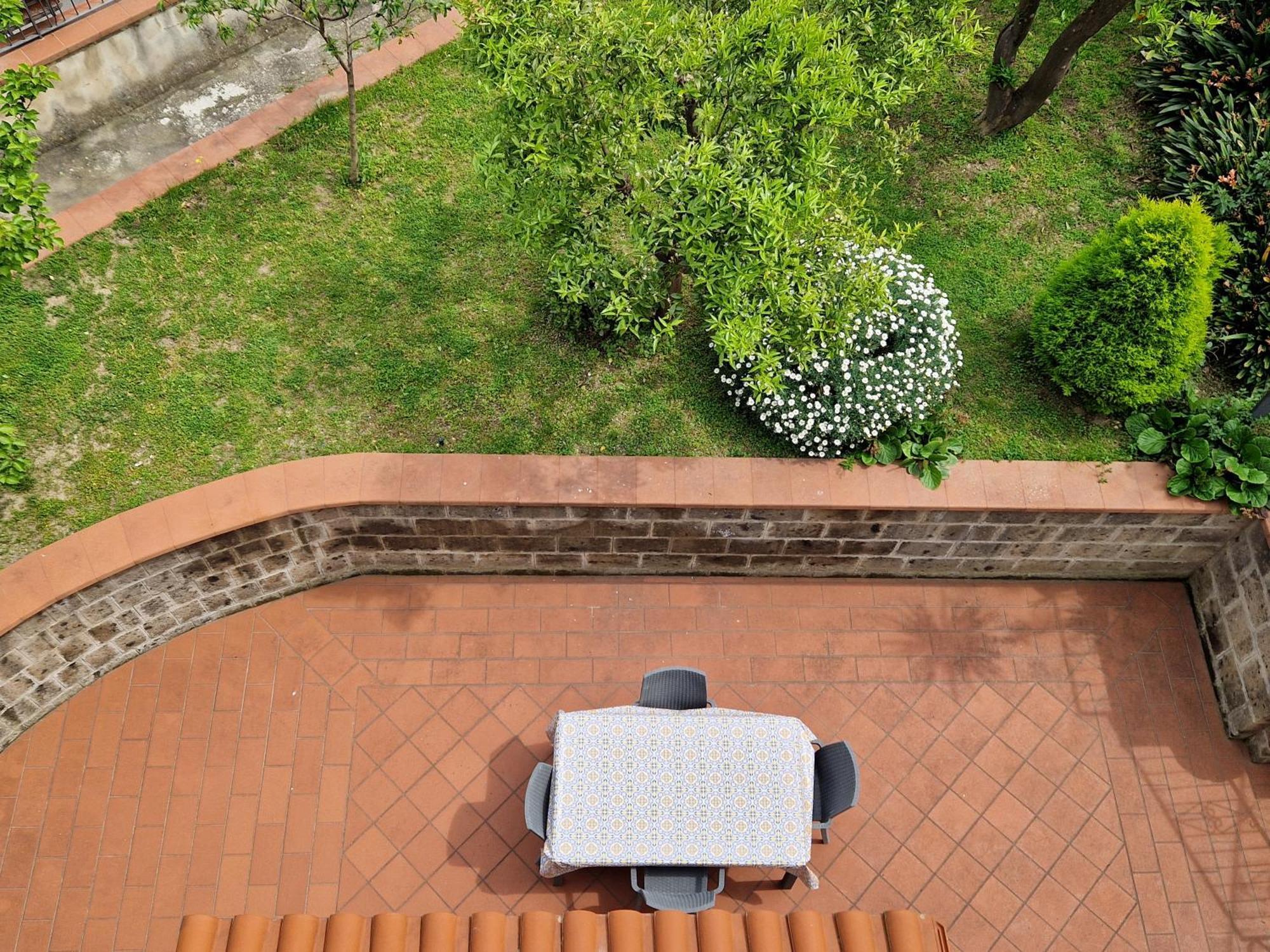 Il Giardino Dei Gigli Meta Exterior foto